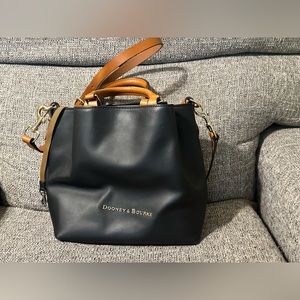 Excellent used condition Black Dooney & Bourke small Flynn